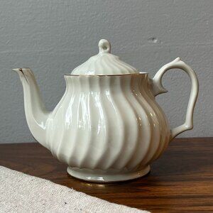Robinson Design Group Teapot Regal Manor Fine China White & Gold 1989
